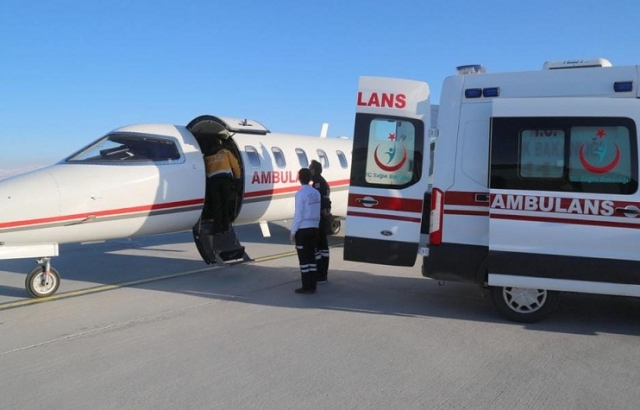 Ambulans uçak Hatay’dan 2 bebek için havalandı