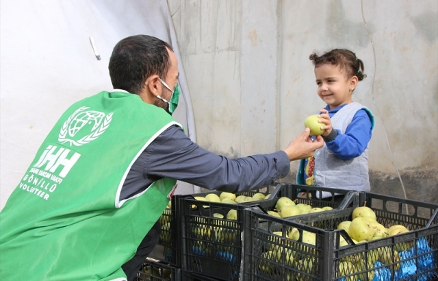 İHH’dan Suriye’ye 470 ton sebze ve meyve yardımı