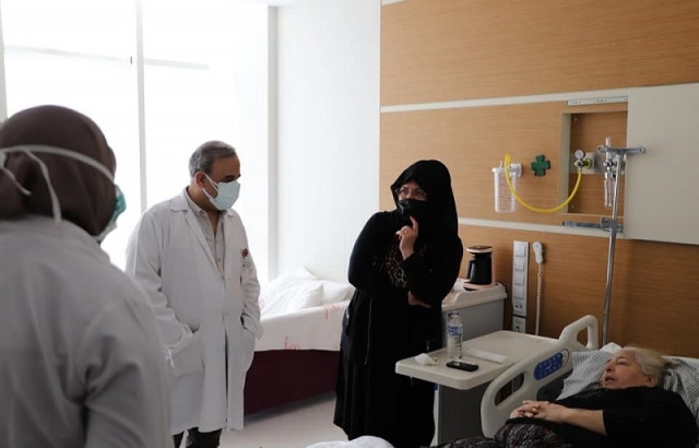 Mahmut Bayrakçıoğlu’ndan hastalara ziyaret