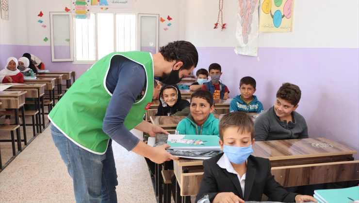 İdlib’deki öğrencilere eğitim malzemesi desteği
