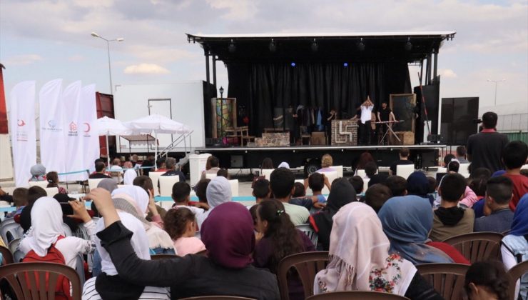 Suriyelilere “Mobil Tiyatro” Etkinliği Düzenlendi