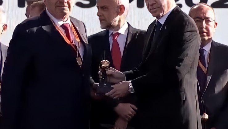 Cumhurbaşkanı Erdoğan’dan Başkan Yılmaz’a Ödül
