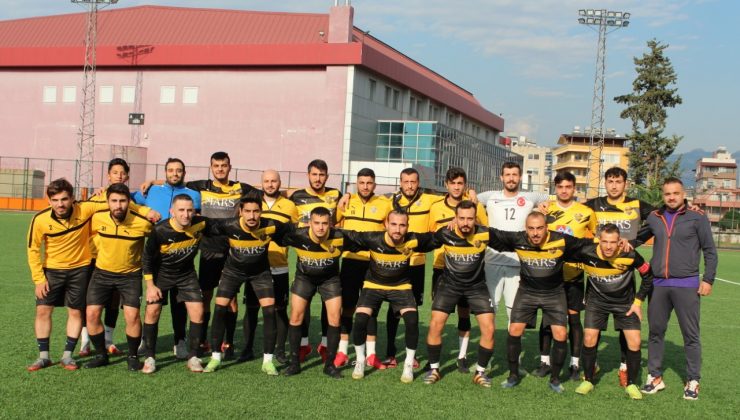 Yıldızspor, Karaağaçspor’u yenmesini bildi 2-1