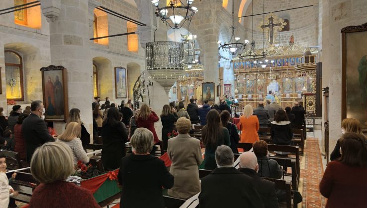 Hatay’da Ortodoks Kiliselerinde Noel Ayini Yapıldı