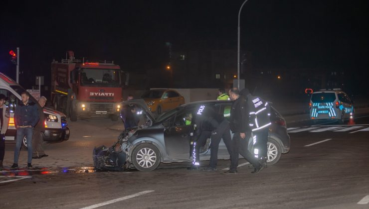 Hassa’da Trafik Kazası: 2 Yaralı