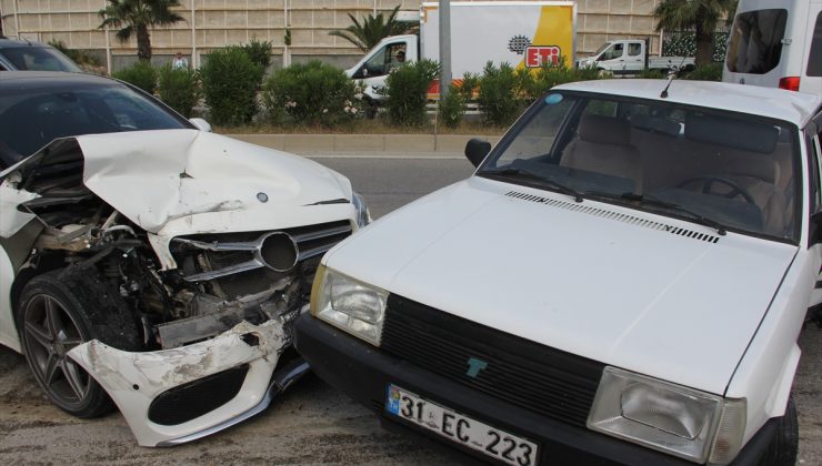 İki Otomobilin Çarpışması Sonucu İki Kişi Yaralandı