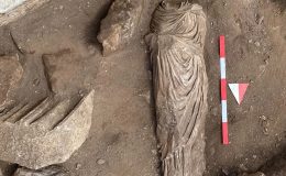 Olba Antik Kenti’nde kadın heykeli ve 2 friz parçası bulundu
