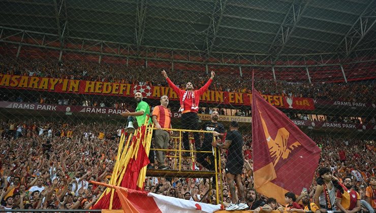 Galatasaray, yeni transferi Ziyech’i tanıttı
