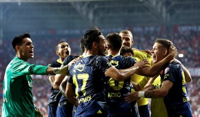 Fenerbahçe Kazanmaya Devam Ediyor