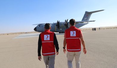Gazzeli siviller için Türkiye’nin insani yardımlarını taşıyan üçüncü uçak Mısır’a indi