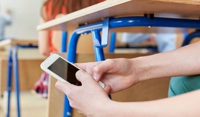 Okullarda Cep Telefonu Yasağı Teknoloji Bağımlılığı Riskini Azaltıyor