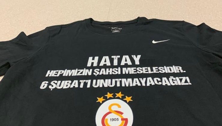 Galatasaray Atatürk’ü ve depremi unutmadı