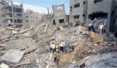 İsrail, Gazze’deki Cibaliya Mülteci Kampı’nı vurdu: En az 100 kişi hayatını kaybetti
