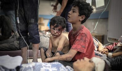 İsrail’in kuşattığı Şifa Hastanesi’nde 7 binden fazla yerinden edilmiş kişi ölümle karşı karşıya