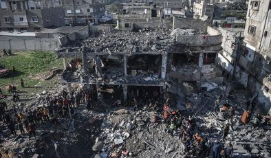 İsrail ordusu Gazze’deki Cibaliya Mülteci Kampı’nı bombaladı