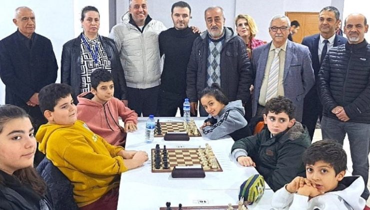 Satranç Turnuvasının İlk Hamlesini Gülistan Yaptı