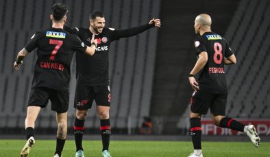 Fatih Karagümrük 3 golle kazandı