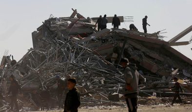 İsrail’in Gazze’ye saldırılarında ölen Filistinlilerin sayısı 25 bini geçti