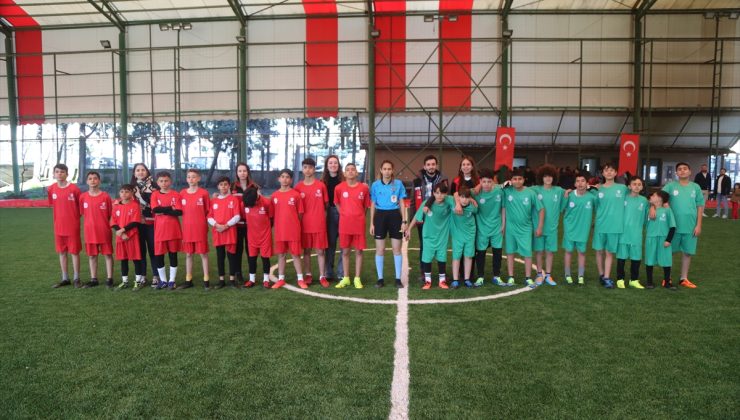 Depremzede Öğrenciler İçin Düzenlenen Futbol Turnuvası Başladı