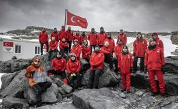 Türk bilim insanları, dünyanın geleceği için sorularının cevaplarını Antarktika’da aradı