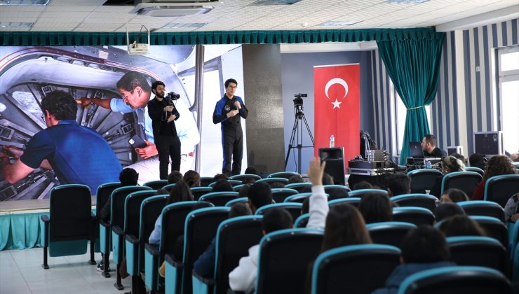 İlk Türk Astronot Gezeravcı, Depremzede Çocuklarla Görüştü