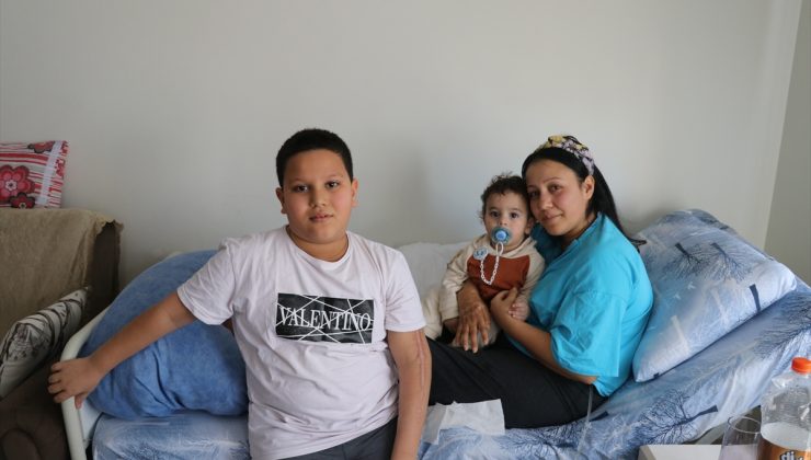 Depremde Eşini Kaybeden Kadın Oğullarıyla Hayata Tutunuyor