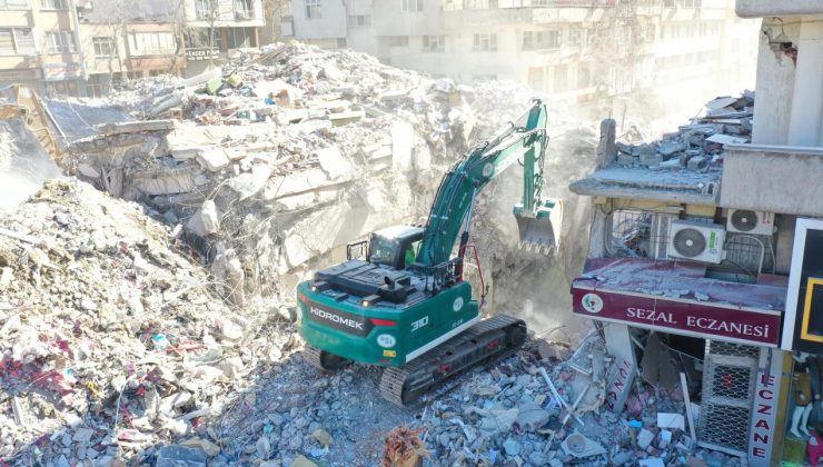 DSİ deprem bölgelerinden 4,4 milyon ton enkaz taşıdı