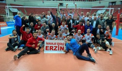 Erzin Voleybol Takımı Finalist
