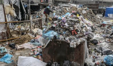 BM: Gazze’de 270 bin ton katı atık birikti