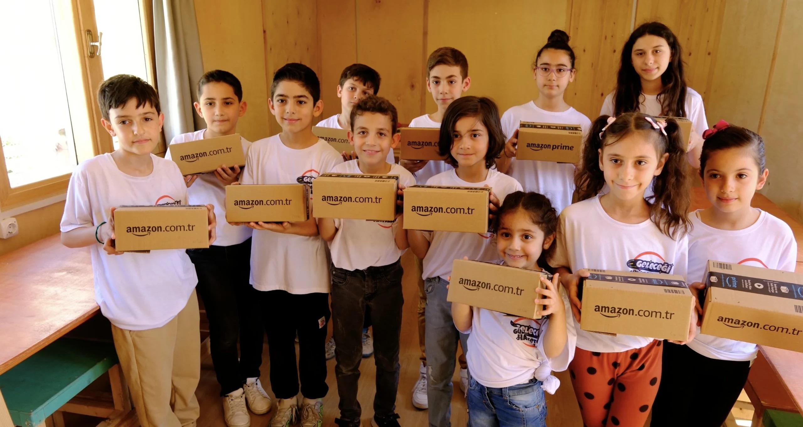 Amazon Türkiye’den 23 Nisan’da 23 Hataylı Çocuğa Destek