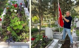 Şehit Mezarında Bayrak Değişimi Yapıldı
