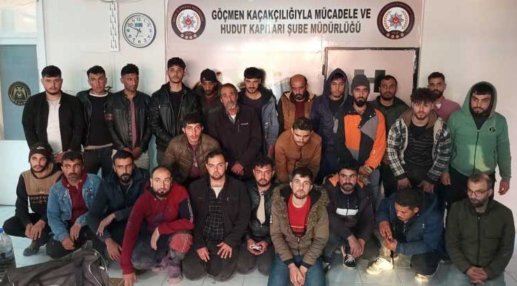 Düzensiz Göçmenler Organizatörleriyle Yakalandı