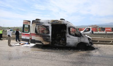Hatay’da seyir halindeki ambulansta yangın çıktı