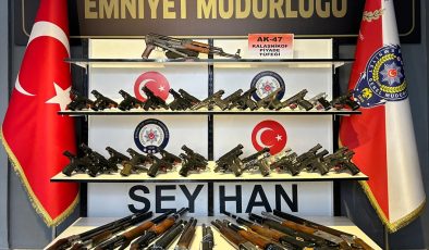 Adana’da operasyon ve denetimlerde 51 ruhsatsız silah ele geçirildi