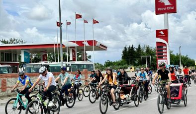 Erzin’de Gençlik Haftası Bisiklet Turuyla Kutlandı
