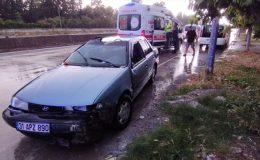 Devrilen Otomobildeki 2 Kişi Yaralandı